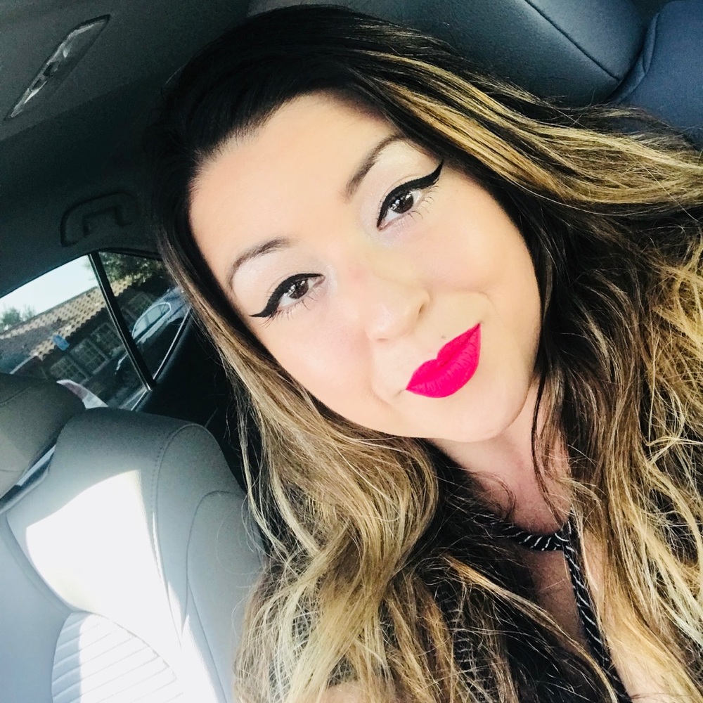 Meet your Posher, Angela